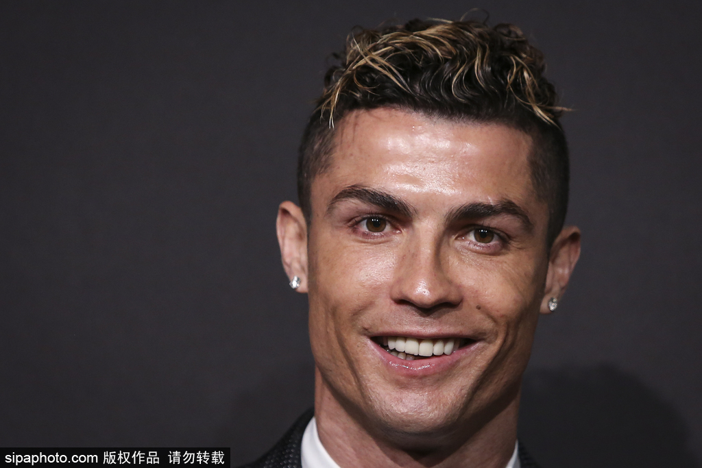 教练组对万 教练组对万